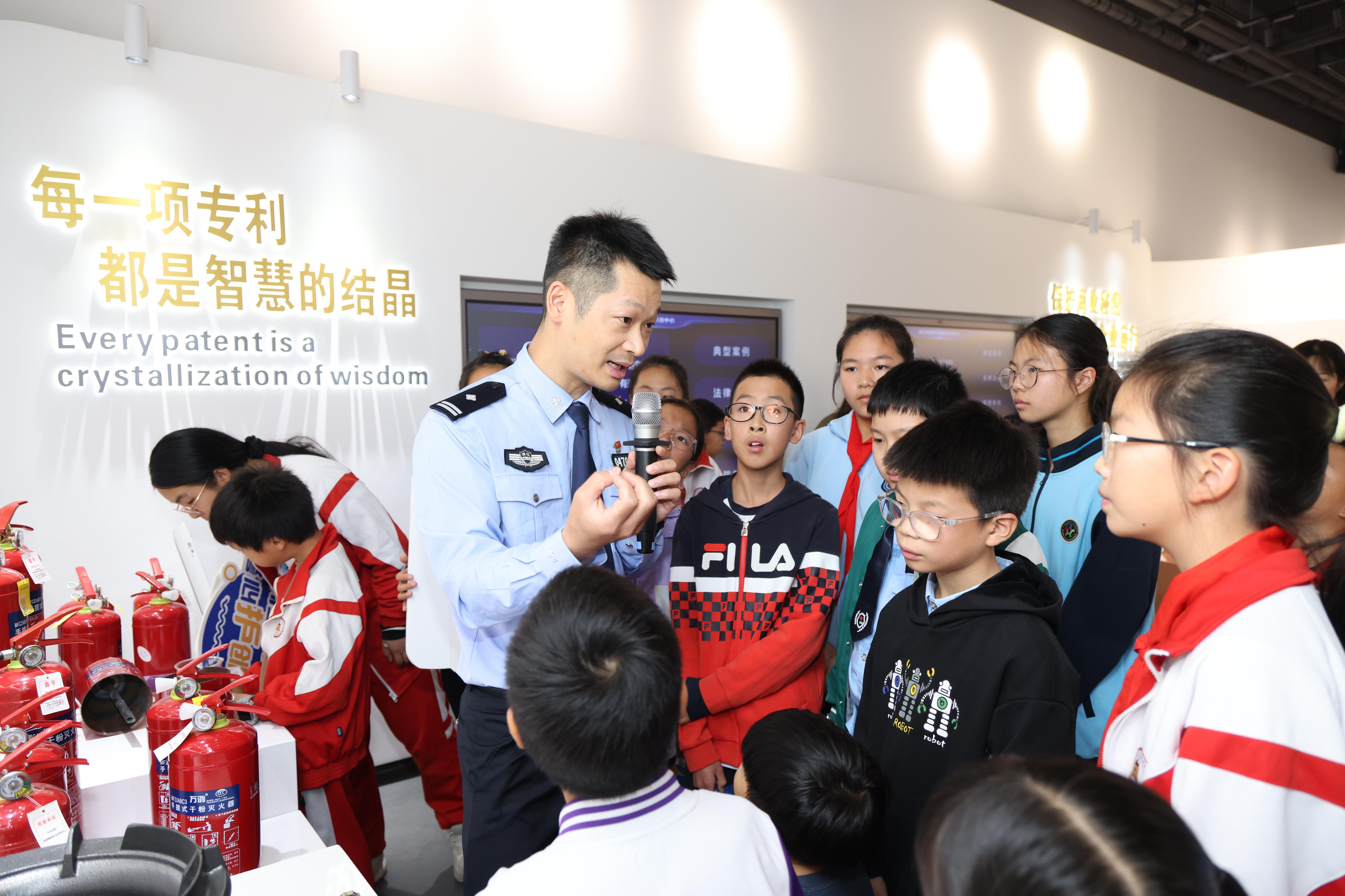 記者節 法治小記者探訪(fǎng)嘉興知識產(chǎn)權保護共治中心